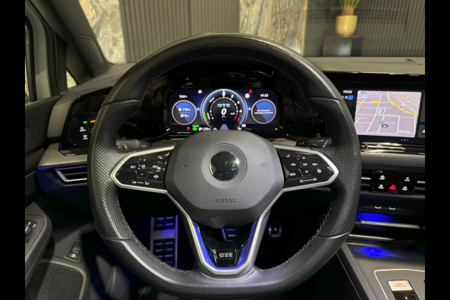 Volkswagen Golf GTE 1.4 eHyb|PANO|HUD|IQ|SFEER|BOMVOL