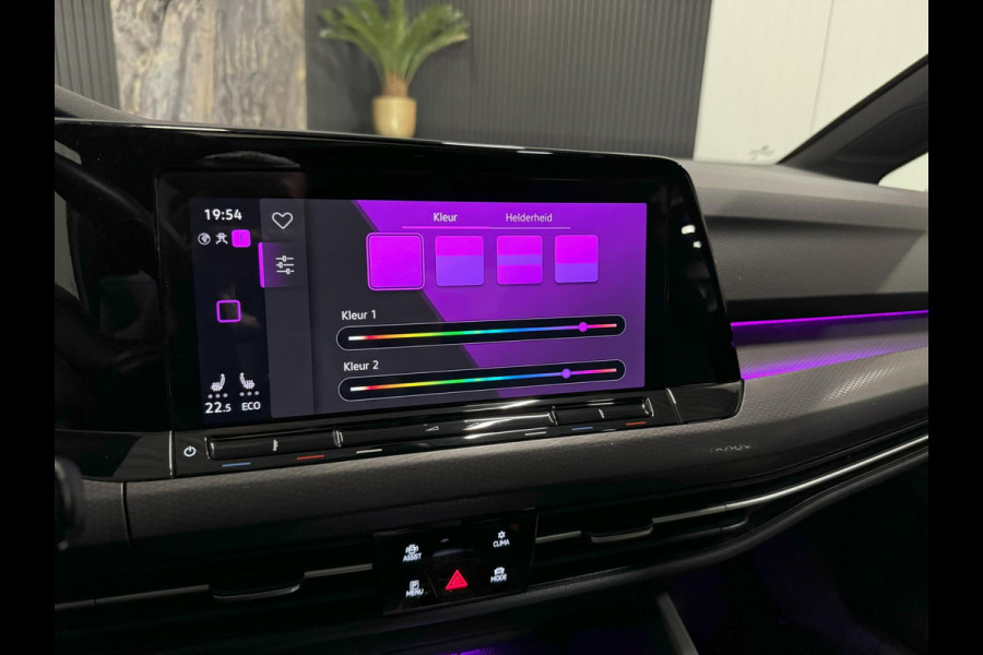 Volkswagen Golf GTE 1.4 eHyb|PANO|HUD|IQ|SFEER|BOMVOL
