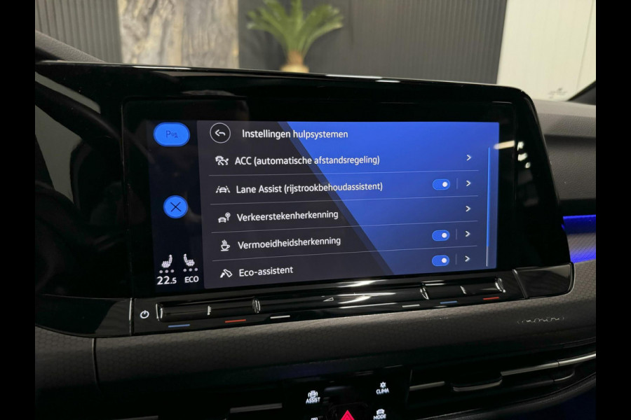 Volkswagen Golf GTE 1.4 eHyb|PANO|HUD|IQ|SFEER|BOMVOL