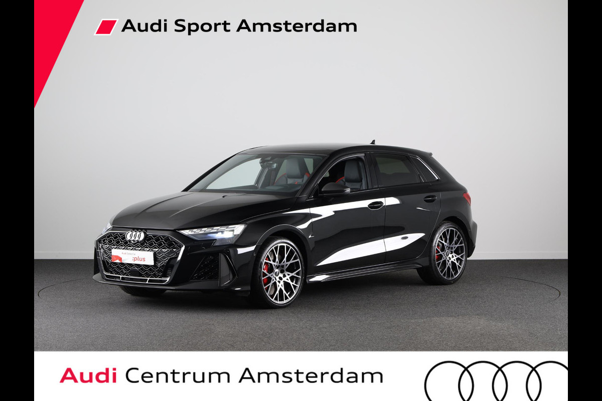 Audi RS3 Sportback 2.5 TFSI RS 3 quattro Panoramadak, RS-sportuitlaatsysteem, comfortpakket Pro, topsnelheid 280 km/h Audi RS3 Sportback 2.5 TFSI RS 3 quattro Panoramadak, RS-sportuitlaatsysteem, comfortpakket Pro, topsnelheid 280 km/h