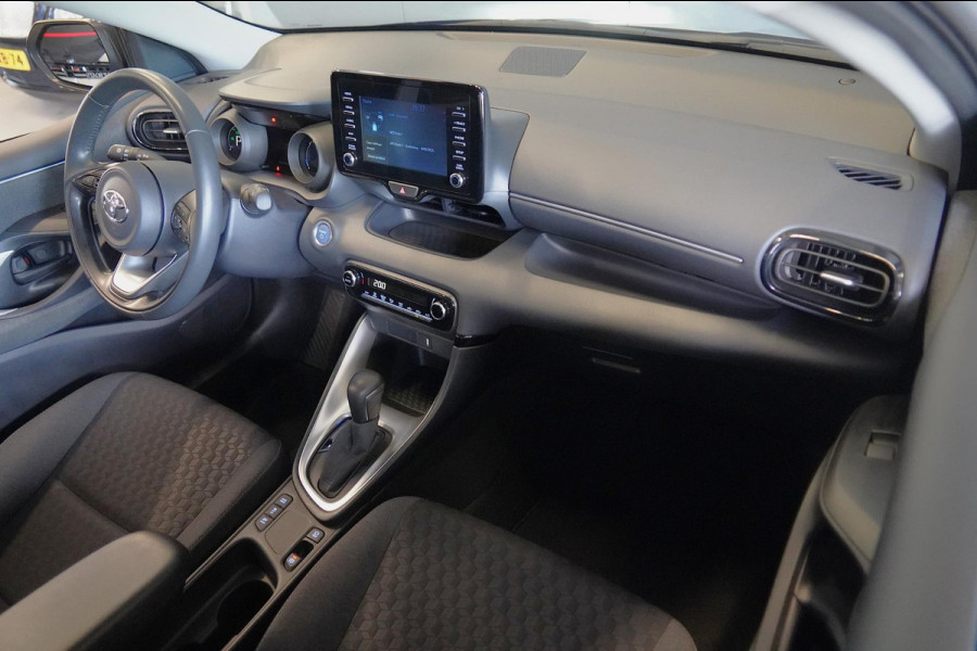 Toyota Yaris 1.5 Hybrid Dynamic / 1e Eigenaar / 50dkm NAP / Camera / Climate Control / Cruise / NL-Auto