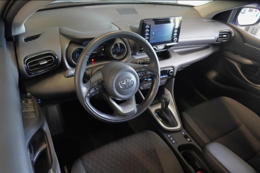 Toyota Yaris 1.5 Hybrid Dynamic / 1e Eigenaar / 50dkm NAP / Camera / Climate Control / Cruise / NL-Auto
