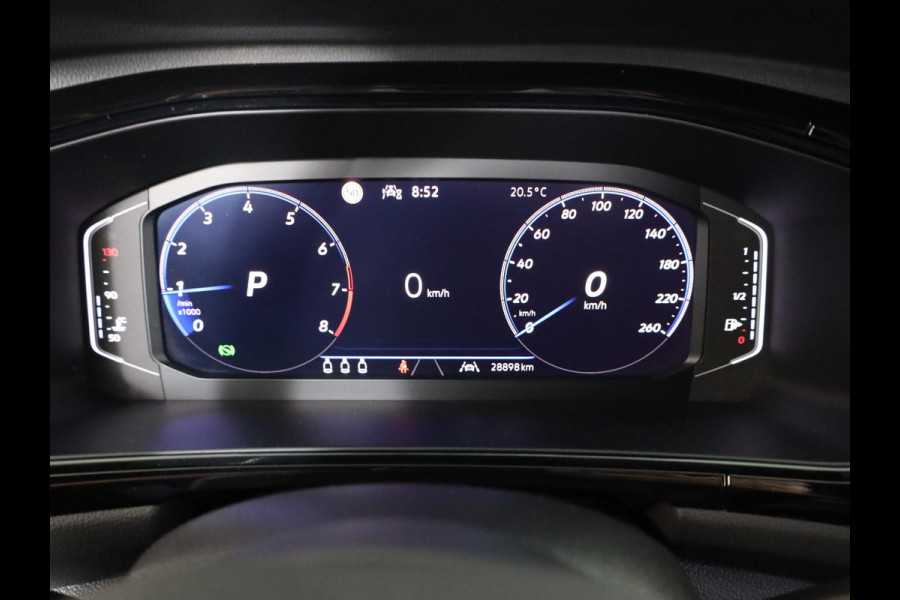 Volkswagen T-Roc 1.5 TSI R-Line 150 pk Automaat DSG) | Verlengde garantie | Navigatie via App | Parkeersensoren (Park assist) | Acteruitrijcamera | Black Style pakket | R-Line |