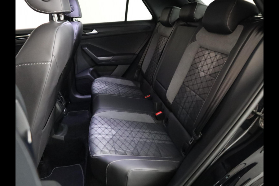 Volkswagen T-Roc 1.5 TSI R-Line 150 pk Automaat DSG) | Verlengde garantie | Navigatie via App | Parkeersensoren (Park assist) | Acteruitrijcamera | Black Style pakket | R-Line |