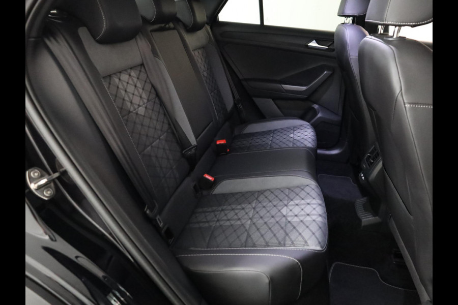 Volkswagen T-Roc 1.5 TSI R-Line 150 pk Automaat DSG) | Verlengde garantie | Navigatie via App | Parkeersensoren (Park assist) | Acteruitrijcamera | Black Style pakket | R-Line |