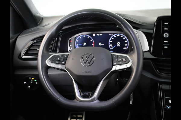 Volkswagen T-Roc 1.5 TSI R-Line 150 pk Automaat DSG) | Verlengde garantie | Navigatie via App | Parkeersensoren (Park assist) | Acteruitrijcamera | Black Style pakket | R-Line |
