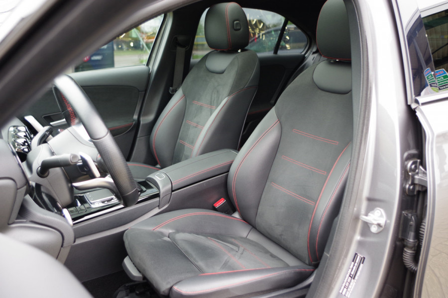 Mercedes-Benz A-Klasse 200 164 PK Automaat AMG-Line Business Solutions, Night-Pakket, Panoramadak, LED, Camera, Leder-Alcantara