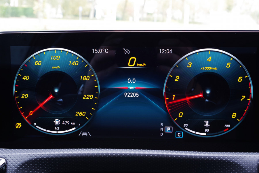Mercedes-Benz A-Klasse 200 164 PK Automaat AMG-Line Business Solutions, Night-Pakket, Panoramadak, LED, Camera, Leder-Alcantara
