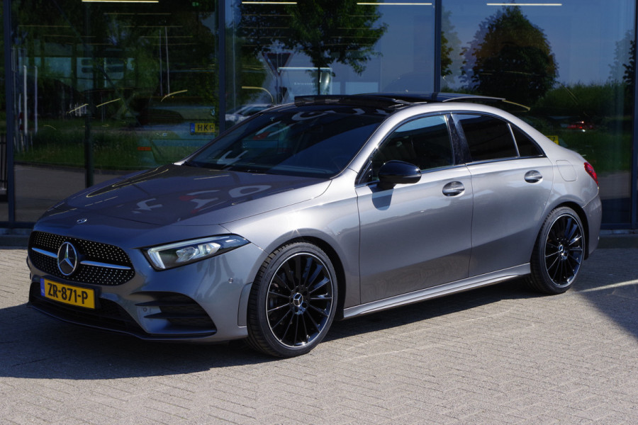 Mercedes-Benz A-Klasse 200 164 PK Automaat AMG-Line Business Solutions, Night-Pakket, Panoramadak, LED, Camera, Leder-Alcantara
