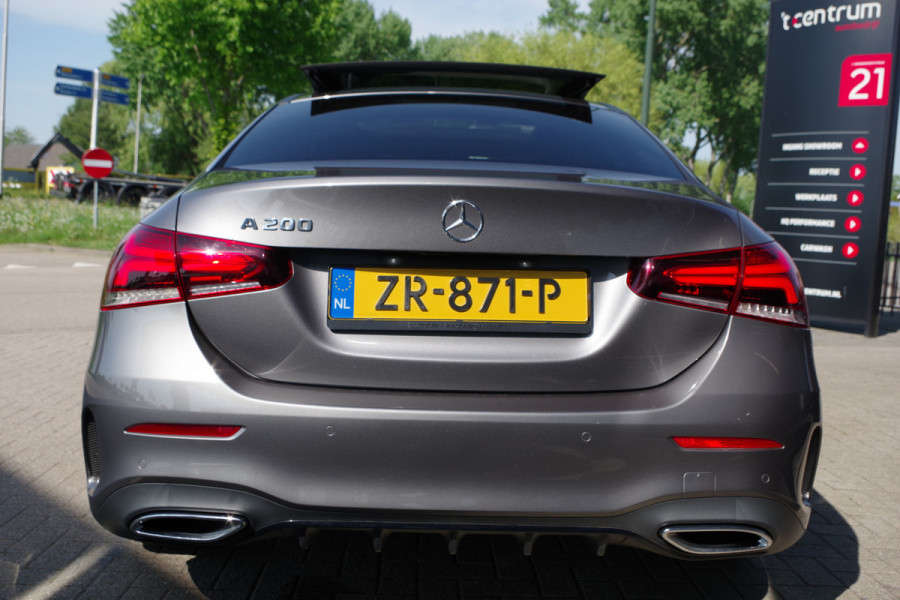 Mercedes-Benz A-Klasse 200 164 PK Automaat AMG-Line Business Solutions, Night-Pakket, Panoramadak, LED, Camera, Leder-Alcantara