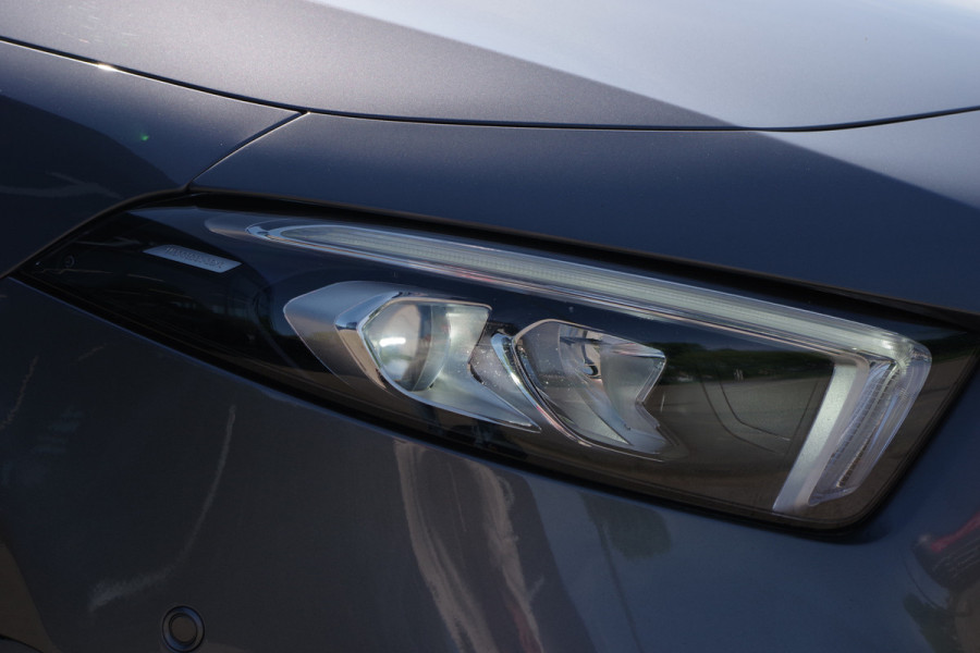 Mercedes-Benz A-Klasse 200 164 PK Automaat AMG-Line Business Solutions, Night-Pakket, Panoramadak, LED, Camera, Leder-Alcantara