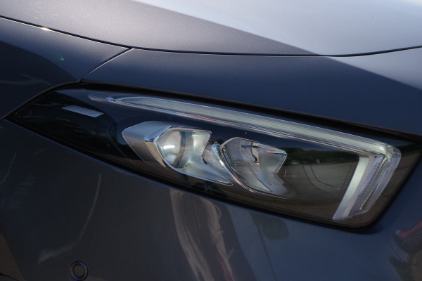 Mercedes-Benz A-Klasse 200 164 PK Automaat AMG-Line Business Solutions, Night-Pakket, Panoramadak, LED, Camera, Leder-Alcantara