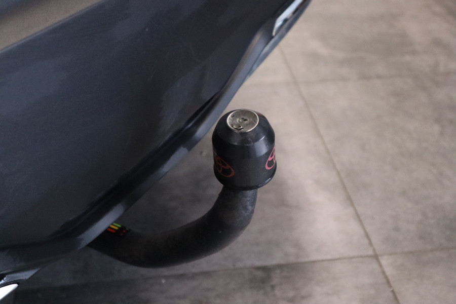 Toyota C-HR 2.0 Hybrid Executive Navigatie Cruise control 18LMV trekhaak DAB+