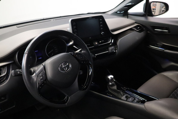 Toyota C-HR 2.0 Hybrid Executive Navigatie Cruise control 18LMV trekhaak DAB+