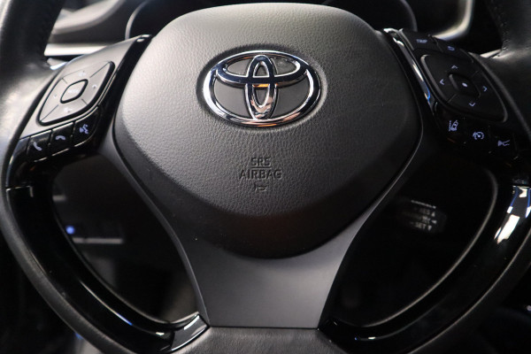 Toyota C-HR 2.0 Hybrid Executive Navigatie Cruise control 18LMV trekhaak DAB+