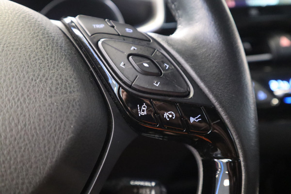 Toyota C-HR 2.0 Hybrid Executive Navigatie Cruise control 18LMV trekhaak DAB+