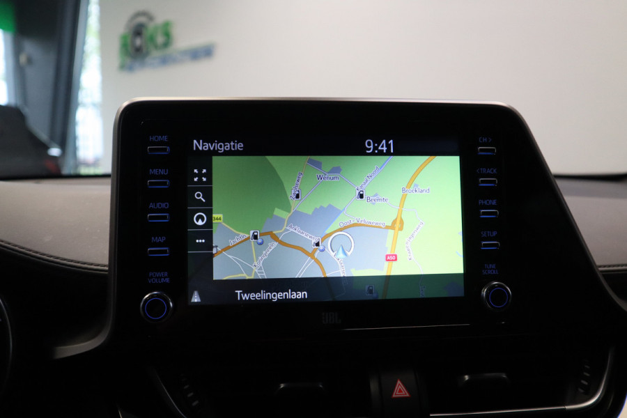 Toyota C-HR 2.0 Hybrid Executive Navigatie Cruise control 18LMV trekhaak DAB+