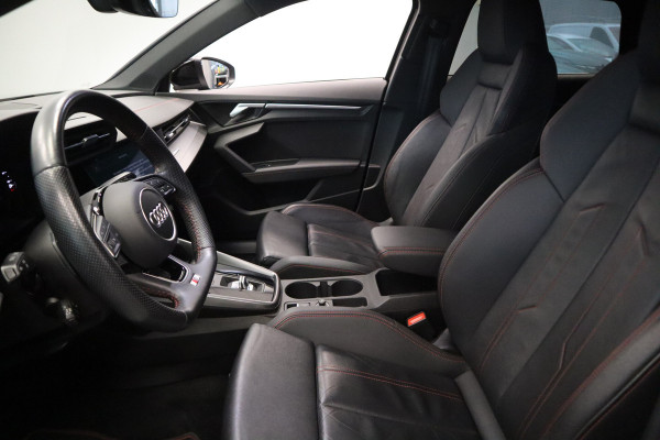 Audi A3 Sportback 35 TFSI S edition 150PK Navigatie 17LMV  volleder interieur Cruise Control parking ass.