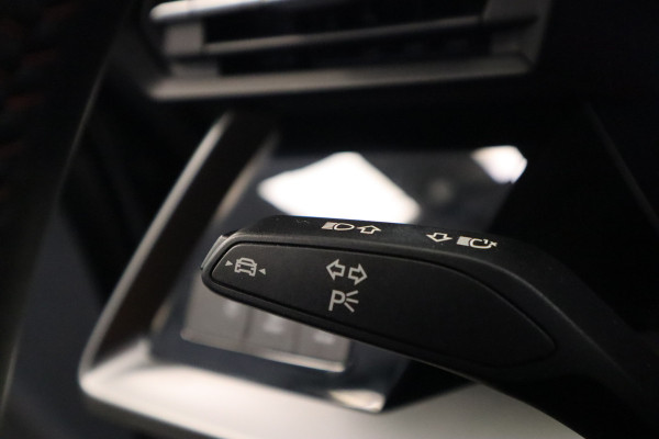 Audi A3 Sportback 35 TFSI S edition 150PK Navigatie 17LMV  volleder interieur Cruise Control parking ass.