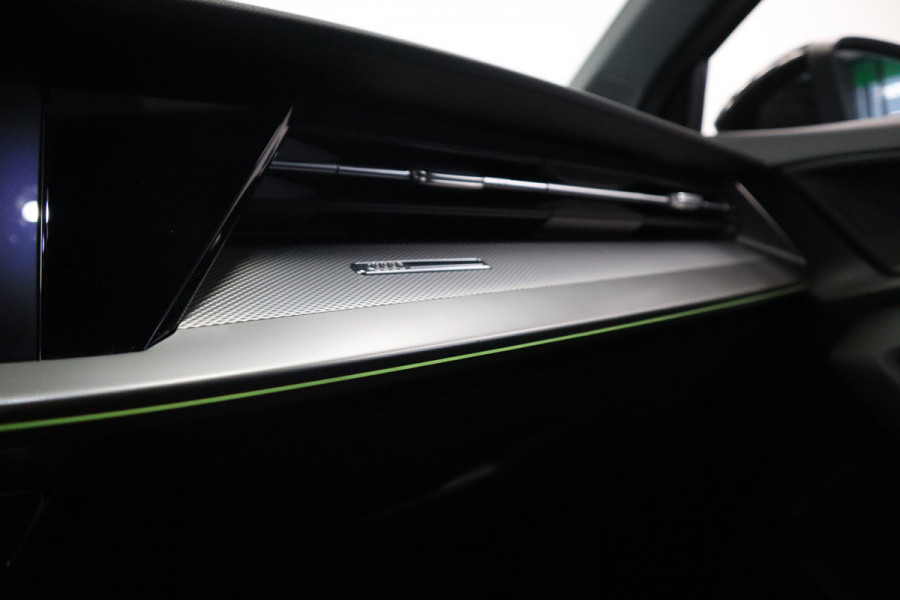 Audi A3 Sportback 35 TFSI S edition 150PK Navigatie 17LMV  volleder interieur Cruise Control parking ass.