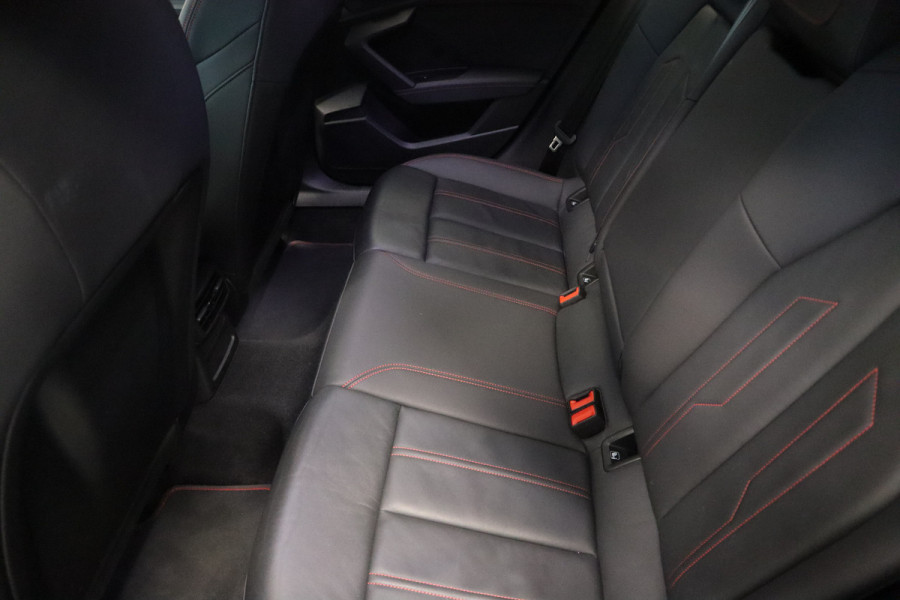 Audi A3 Sportback 35 TFSI S edition 150PK Navigatie 17LMV  volleder interieur Cruise Control parking ass.