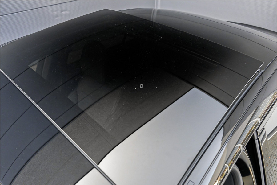 Mercedes-Benz C-Klasse 180 AMG Line Pano Night Leder 19"