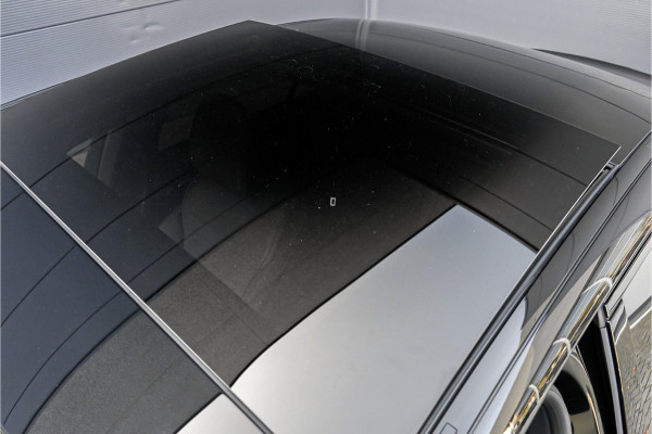 Mercedes-Benz C-Klasse 180 AMG Line Pano Night Leder 19"