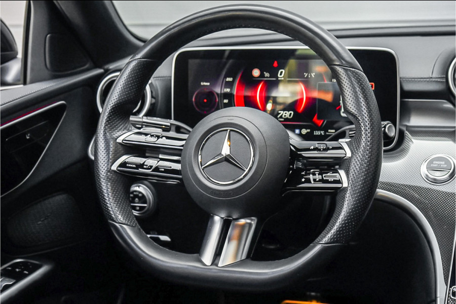 Mercedes-Benz C-Klasse 180 AMG Line Pano Night Leder 19"