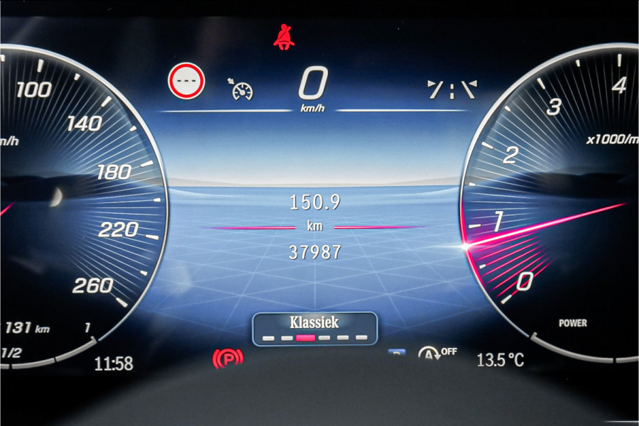 Mercedes-Benz C-Klasse 180 AMG Line Pano Night Leder 19"