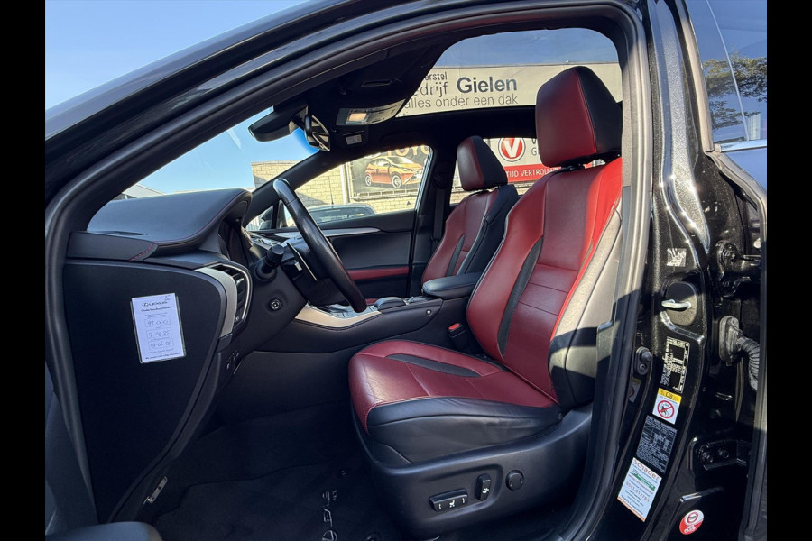 Lexus NX 300h AWD F Sport Line | Trekhaak, Panoramadak, Facelift, Leer, Stoelverwarming, Head up display, Dodehoekherkenning, 1500KG Trek