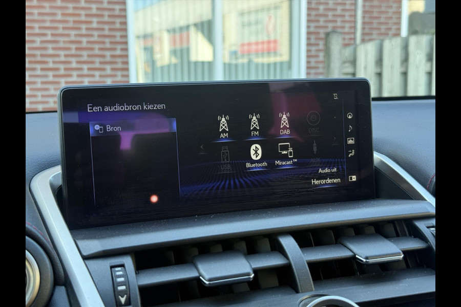Lexus NX 300h AWD F Sport Line | Trekhaak, Panoramadak, Facelift, Leer, Stoelverwarming, Head up display, Dodehoekherkenning, 1500KG Trek