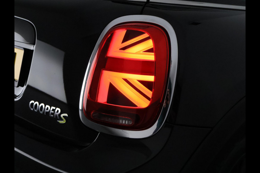 MINI Mini Electric Essential 33 kWh Cooper-S 184 pk | Half Leder | Camera |