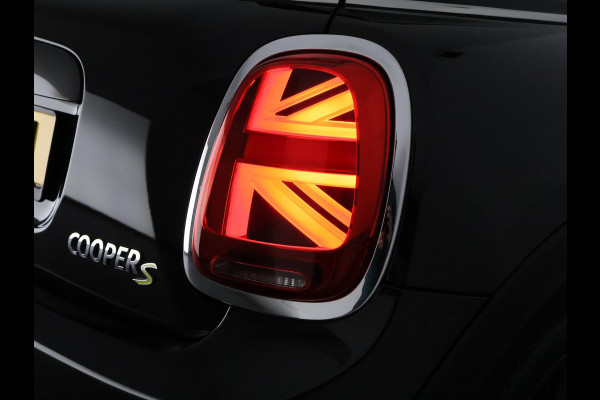 MINI Mini Electric Essential 33 kWh Cooper-S 184 pk | Half Leder | Camera |