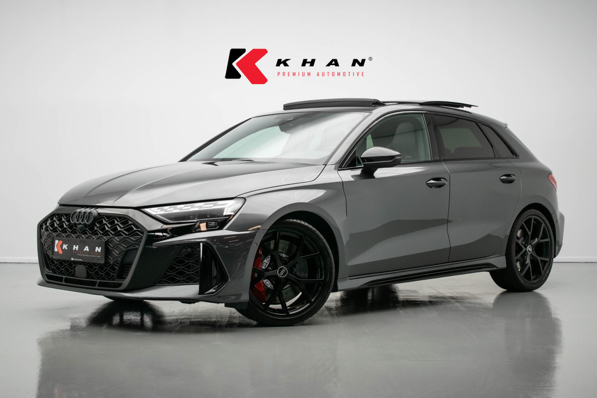 Audi RS3 Sportback 2.5 TFSI quattro |Pano|Kuipstoel|Sonos|HUD| Audi RS3 Sportback 2.5 TFSI quattro |Pano|Kuipstoel|Sonos|HUD|