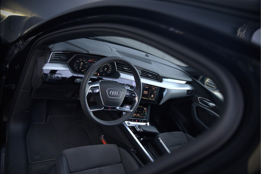Audi e-tron Sportback 50 quattro S edition 71 kWh | Bang & Olufsen | Panoramadak | S-Line | Keyless | Memory Seats | Stoelverwarming | Ambiance Verlichting | Camera | Adaptive Cruise Control | Leer | Matrix LED | Luchtvering | B&O