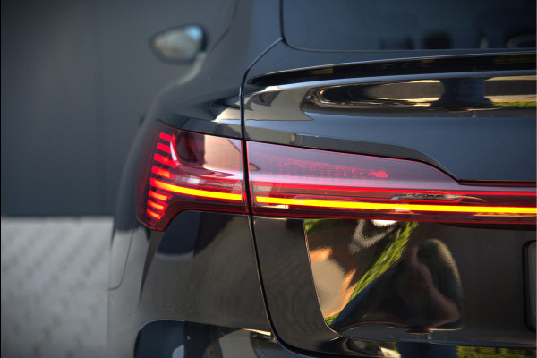 Audi e-tron Sportback 50 quattro S edition 71 kWh | Bang & Olufsen | Panoramadak | S-Line | Keyless | Memory Seats | Stoelverwarming | Ambiance Verlichting | Camera | Adaptive Cruise Control | Leer | Matrix LED | Luchtvering | B&O