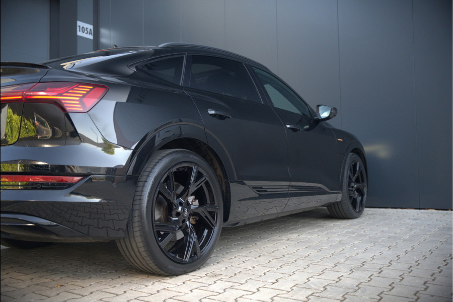Audi e-tron Sportback 50 quattro S edition 71 kWh | Bang & Olufsen | Panoramadak | S-Line | Keyless | Memory Seats | Stoelverwarming | Ambiance Verlichting | Camera | Adaptive Cruise Control | Leer | Matrix LED | Luchtvering | B&O