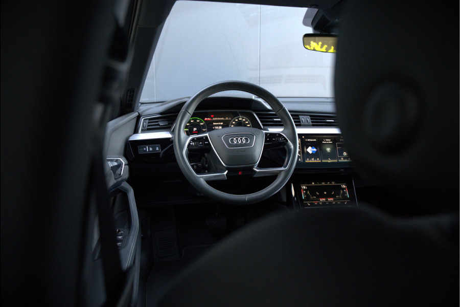 Audi e-tron Sportback 50 quattro S edition 71 kWh | Bang & Olufsen | Panoramadak | S-Line | Keyless | Memory Seats | Stoelverwarming | Ambiance Verlichting | Camera | Adaptive Cruise Control | Leer | Matrix LED | Luchtvering | B&O
