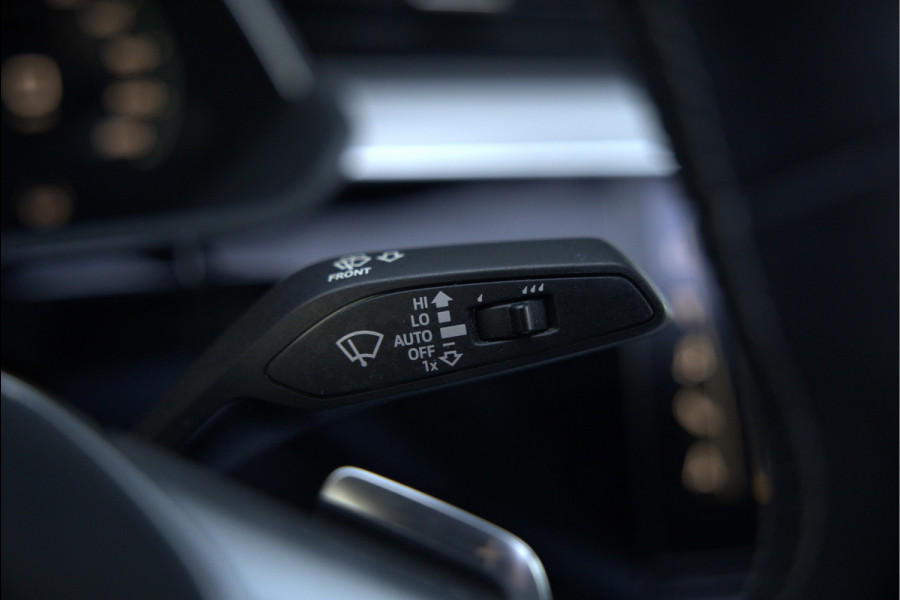 Audi e-tron Sportback 50 quattro S edition 71 kWh | Bang & Olufsen | Panoramadak | S-Line | Keyless | Memory Seats | Stoelverwarming | Ambiance Verlichting | Camera | Adaptive Cruise Control | Leer | Matrix LED | Luchtvering | B&O