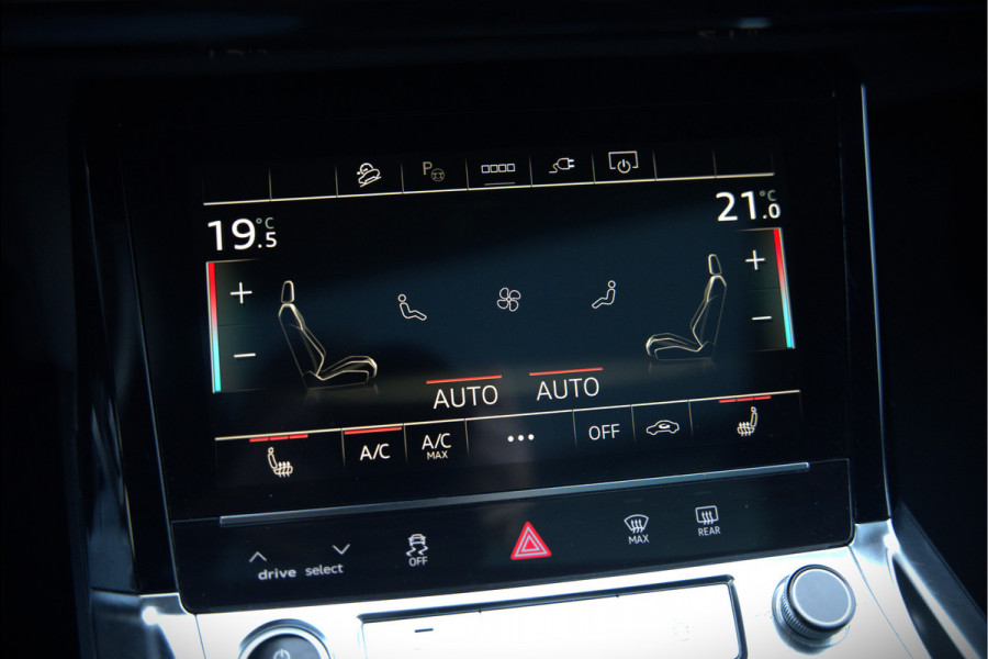 Audi e-tron Sportback 50 quattro S edition 71 kWh | Bang & Olufsen | Panoramadak | S-Line | Keyless | Memory Seats | Stoelverwarming | Ambiance Verlichting | Camera | Adaptive Cruise Control | Leer | Matrix LED | Luchtvering | B&O