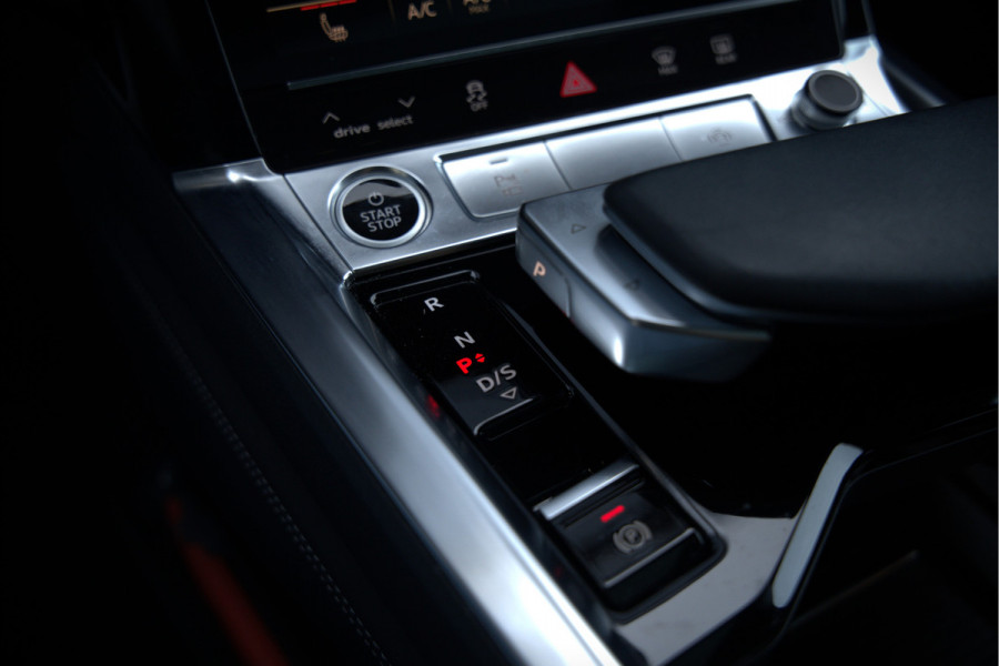 Audi e-tron Sportback 50 quattro S edition 71 kWh | Bang & Olufsen | Panoramadak | S-Line | Keyless | Memory Seats | Stoelverwarming | Ambiance Verlichting | Camera | Adaptive Cruise Control | Leer | Matrix LED | Luchtvering | B&O
