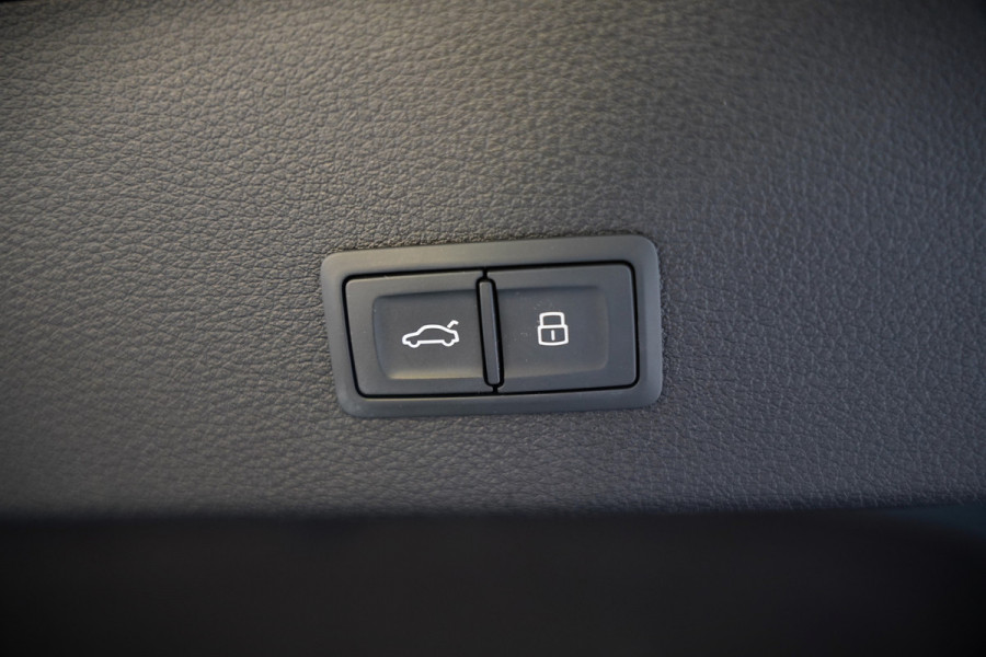 Audi e-tron Sportback 50 quattro S edition 71 kWh | Bang & Olufsen | Panoramadak | S-Line | Keyless | Memory Seats | Stoelverwarming | Ambiance Verlichting | Camera | Adaptive Cruise Control | Leer | Matrix LED | Luchtvering | B&O