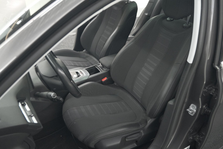 Peugeot 308 PureTech 130 EAT6 Allure | Trekhaak | Camera | Panoramadak | Apple Carplay