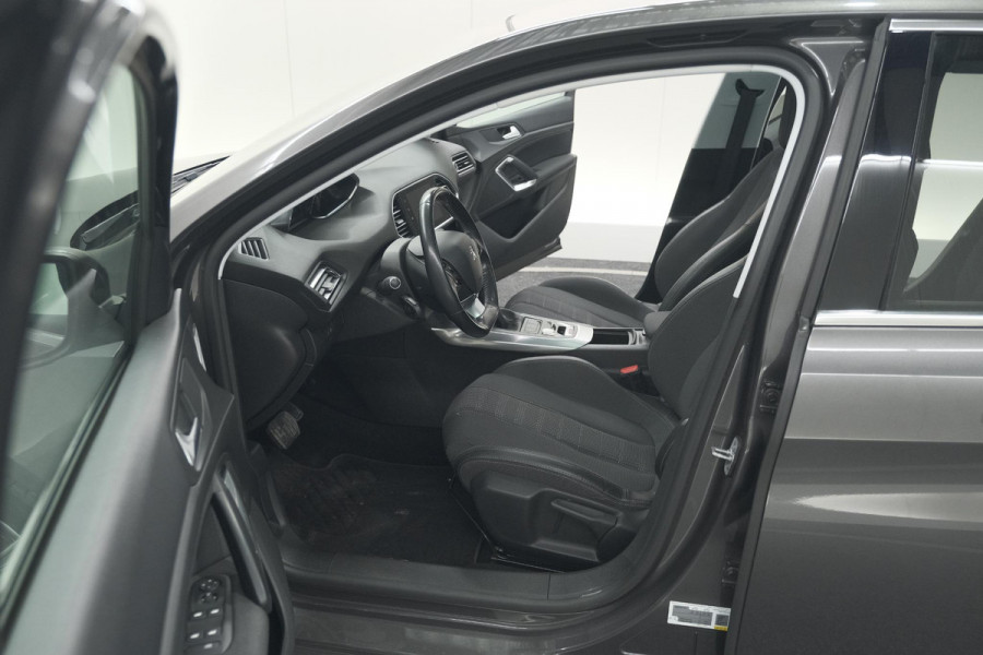 Peugeot 308 PureTech 130 EAT6 Allure | Trekhaak | Camera | Panoramadak | Apple Carplay