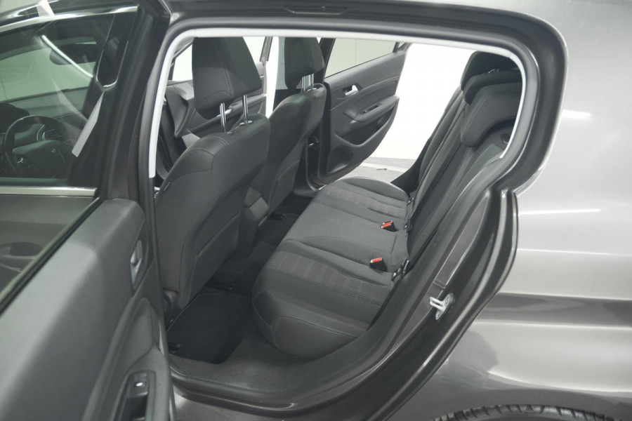 Peugeot 308 PureTech 130 EAT6 Allure | Trekhaak | Camera | Panoramadak | Apple Carplay