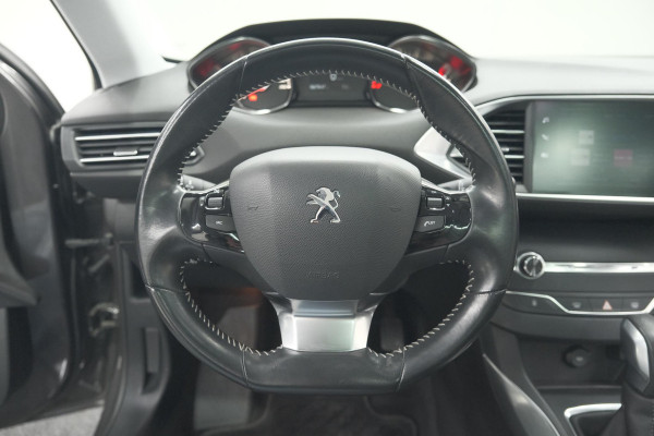 Peugeot 308 PureTech 130 EAT6 Allure | Trekhaak | Camera | Panoramadak | Apple Carplay