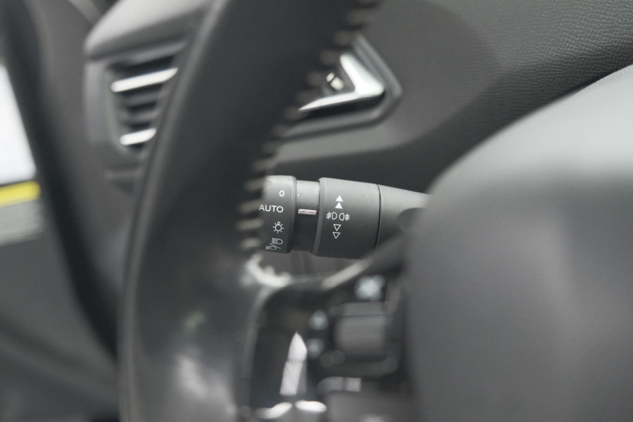 Peugeot 308 PureTech 130 EAT6 Allure | Trekhaak | Camera | Panoramadak | Apple Carplay