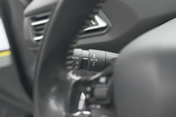 Peugeot 308 PureTech 130 EAT6 Allure | Trekhaak | Camera | Panoramadak | Apple Carplay