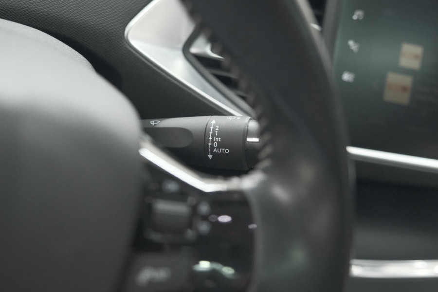 Peugeot 308 PureTech 130 EAT6 Allure | Trekhaak | Camera | Panoramadak | Apple Carplay