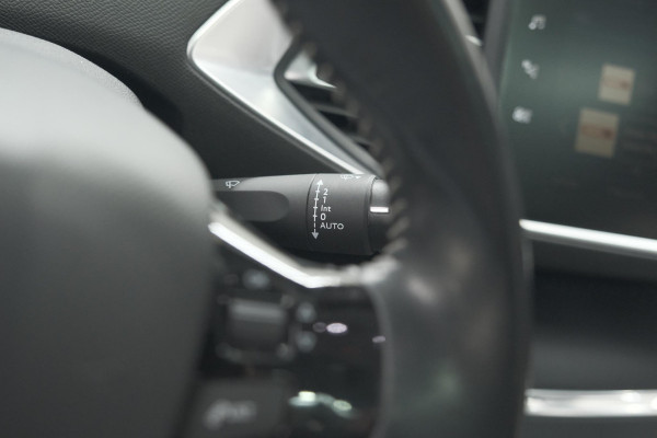 Peugeot 308 PureTech 130 EAT6 Allure | Trekhaak | Camera | Panoramadak | Apple Carplay